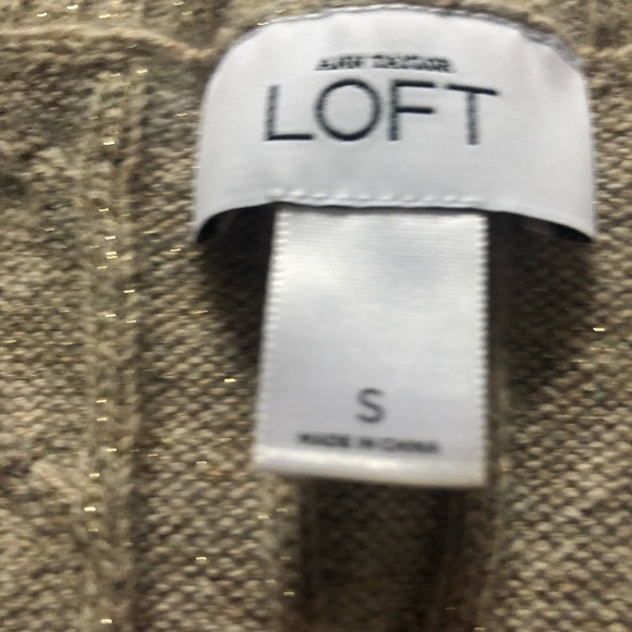 Women’s LOFT Beige sweater with gold shimmer - Picture 2 of 8